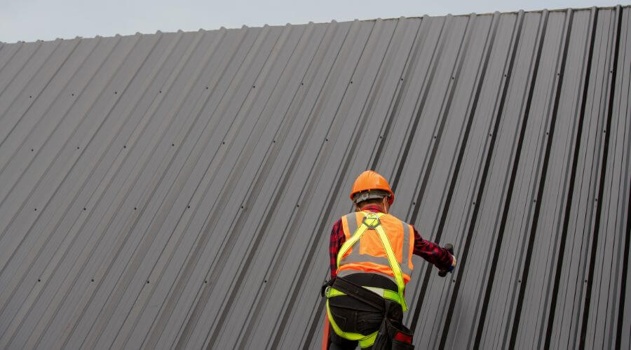 Roofer in Minden, NV